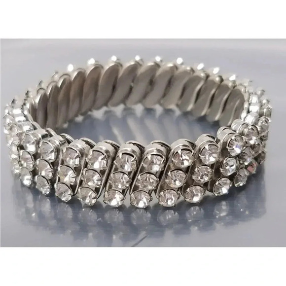 VINTAGE SILVER TONE AND CLEAR RHINESTONE EXPANDABLE BRACELET RING EARRINGS SET - Picture 15 of 16